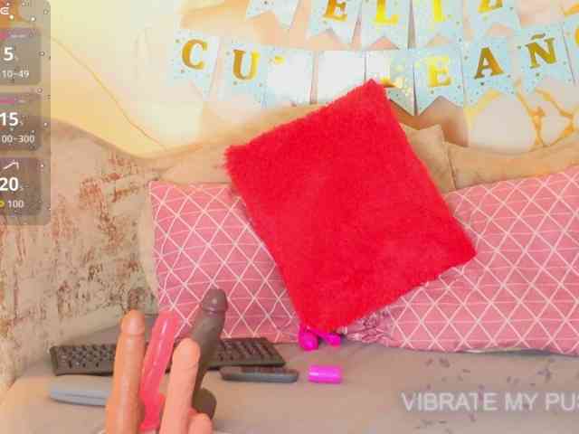 nylaroyale webcam