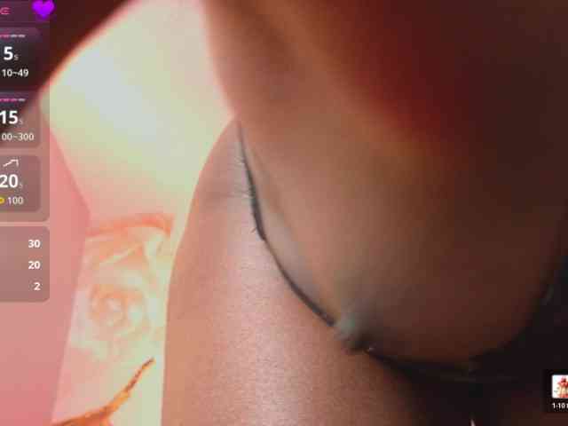 Modelo: nylaroyale