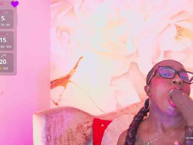 nylaroyale webcam