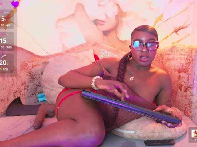 nylaroyale webcam