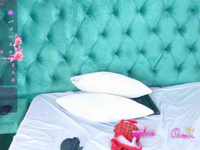 nylaroyale webcam