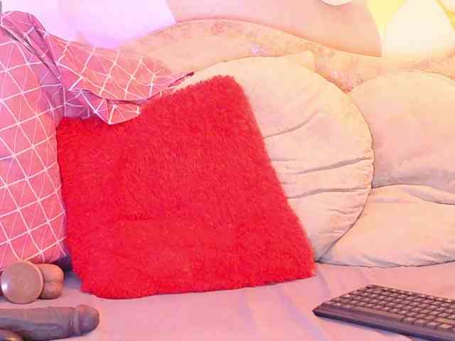 nylaroyale webcam