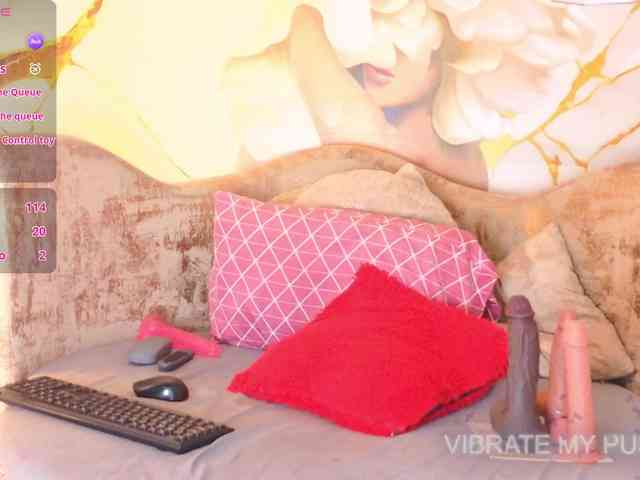 nylaroyale webcam