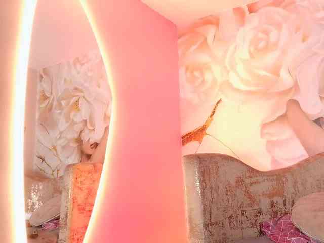 nylaroyale webcam