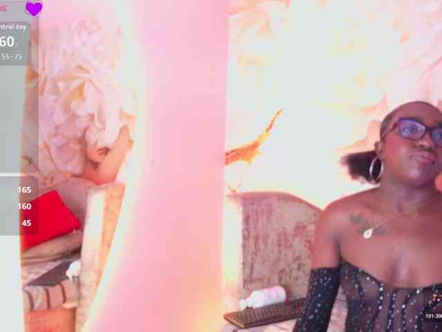 nylaroyale webcam