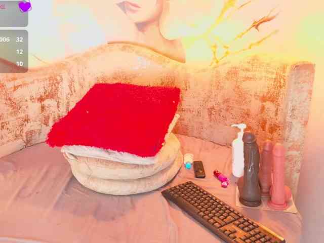 nylaroyale webcam