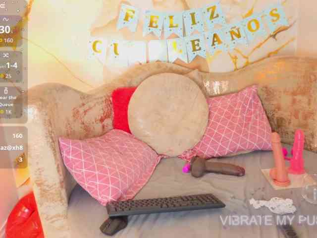 nylaroyale webcam