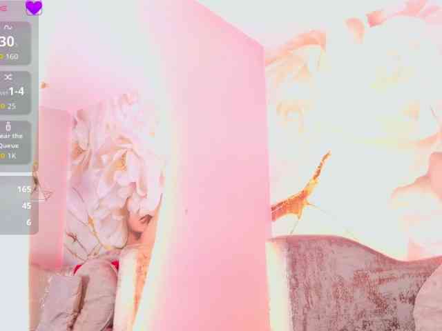 nylaroyale webcam