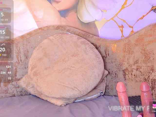 nylaroyale webcam
