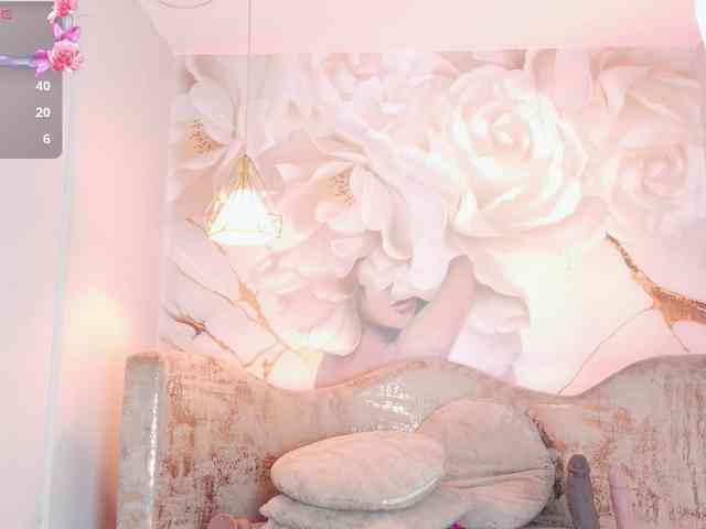 nylaroyale webcam