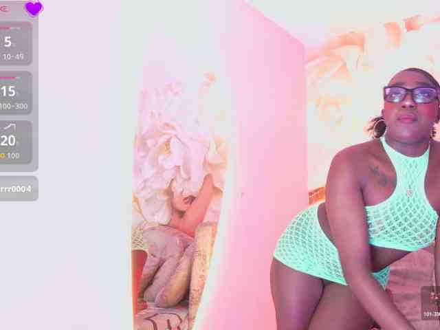 nylaroyale webcam