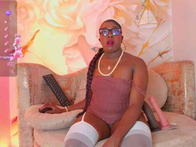 nylaroyale webcam