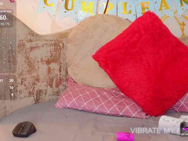 nylaroyale webcam