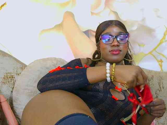 nylaroyale webcam