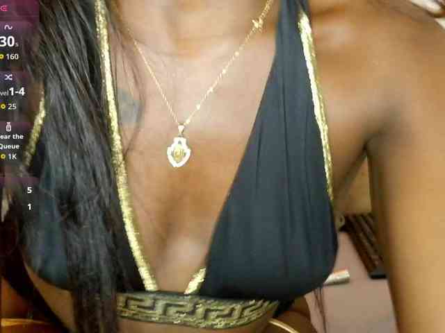 nylaroyale webcam