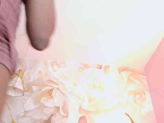 nylaroyale webcam