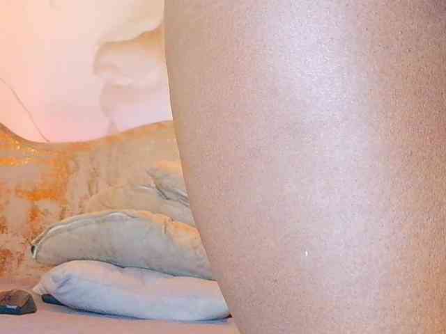 nylaroyale webcam