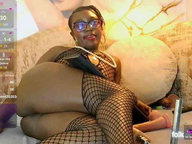 nylaroyale webcam