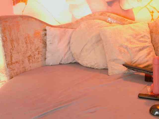 nylaroyale webcam