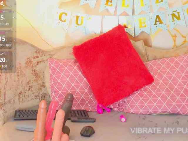 nylaroyale webcam