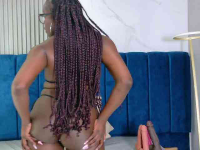 nylaroyale webcam