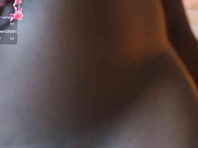 nylaroyale webcam