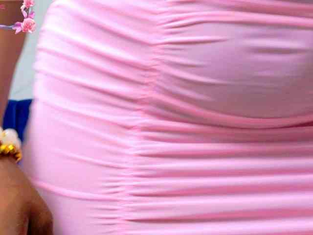 nylaroyale webcam