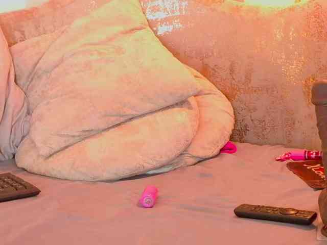 nylaroyale webcam