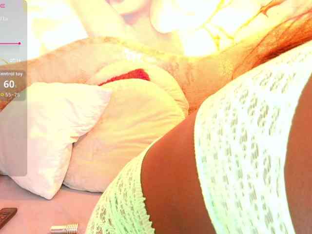 nylaroyale webcam