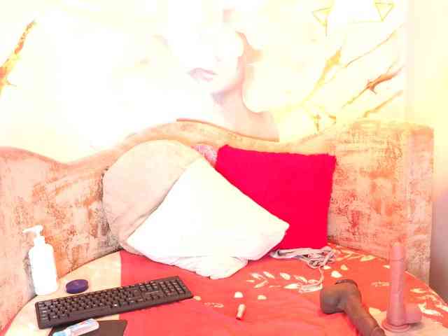 nylaroyale webcam