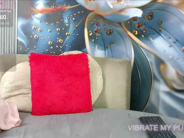 nylaroyale webcam