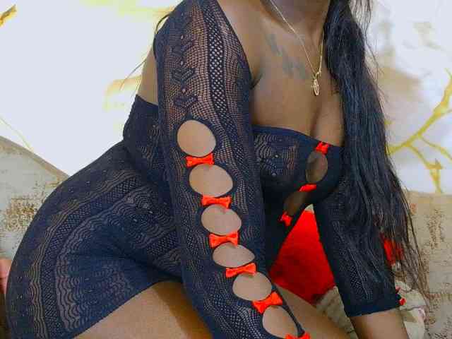 nylaroyale webcam