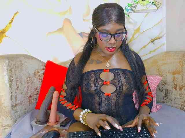 nylaroyale