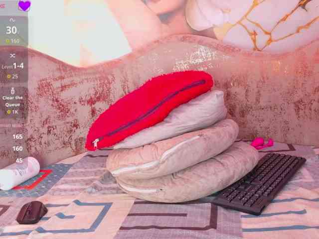 nylaroyale webcam