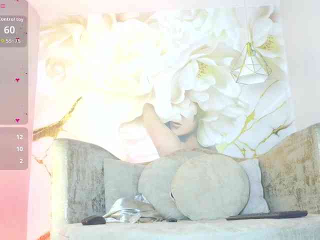 nylaroyale webcam