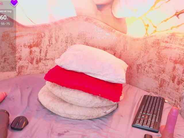 nylaroyale webcam