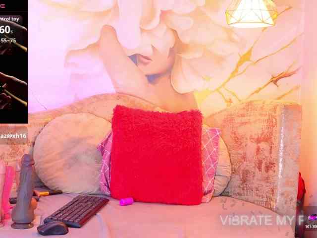nylaroyale webcam