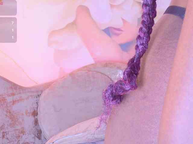 nylaroyale webcam
