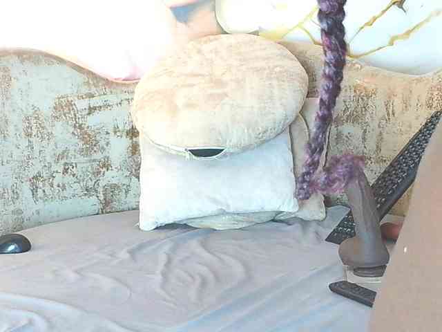 nylaroyale webcam