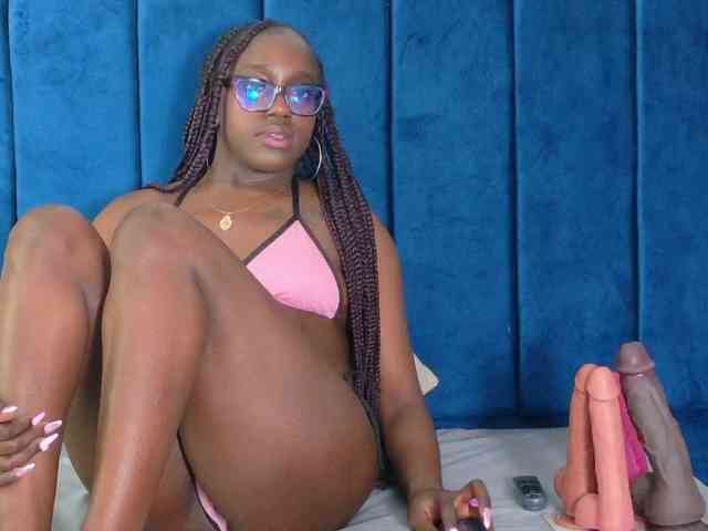 nylaroyale webcam