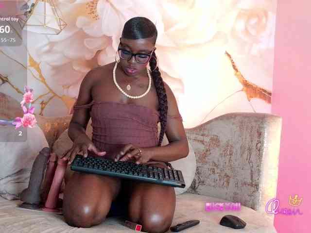nylaroyale webcam
