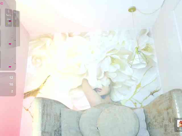 nylaroyale webcam