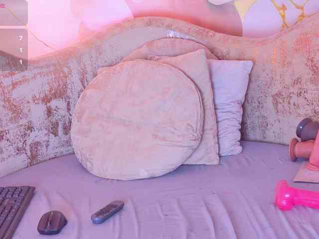 nylaroyale webcam