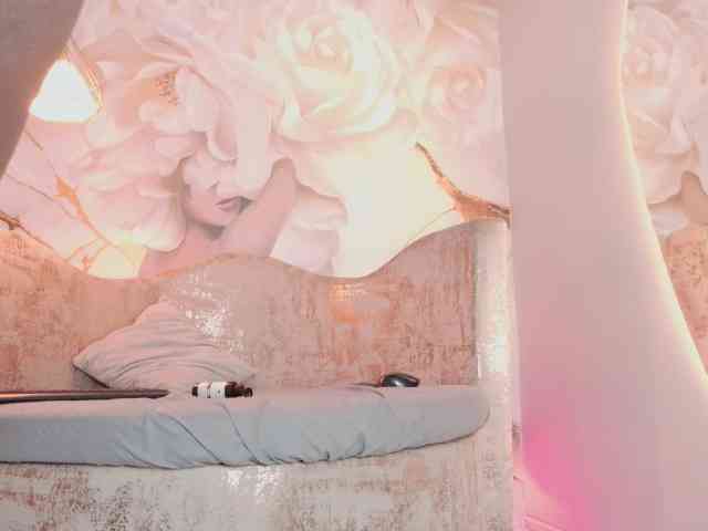 nylaroyale webcam