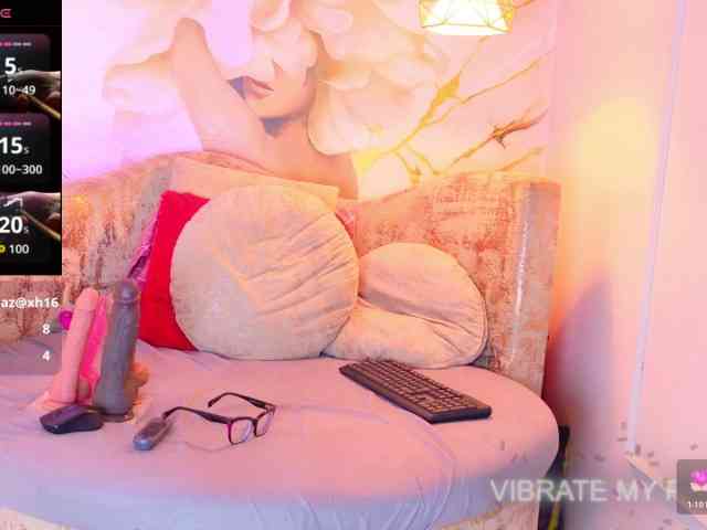 nylaroyale webcam