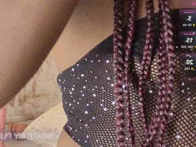 nylaroyale webcam