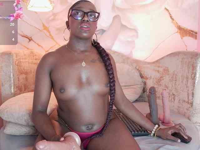 nylaroyale webcam
