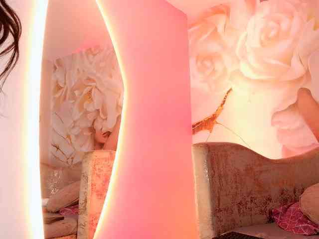 nylaroyale webcam