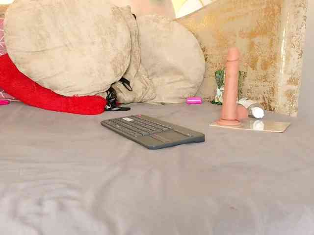 nylaroyale webcam