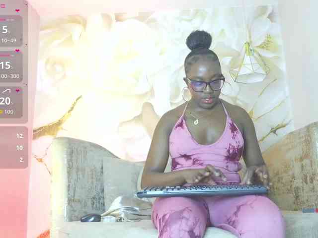 nylaroyale webcam